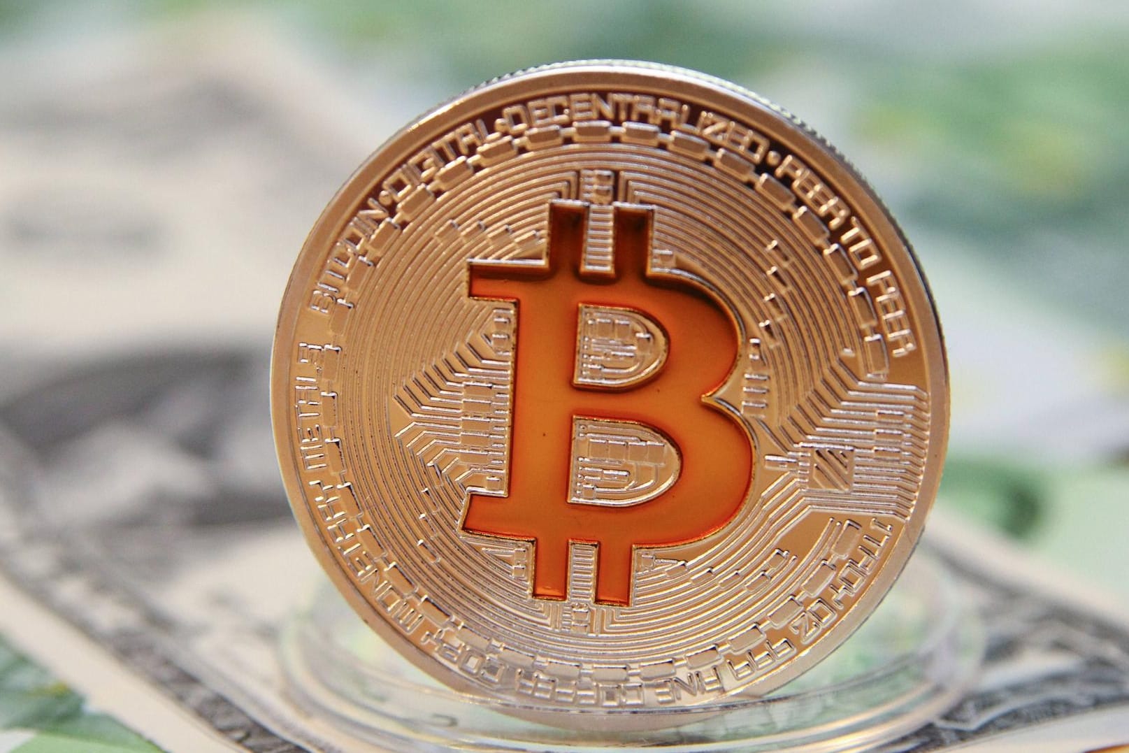 Der Bitcoin verliert an Wert. (Symbolbild)