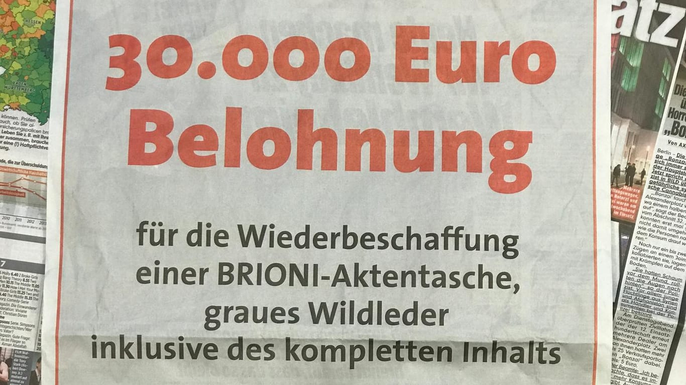 Ganzseitige Anzeige: Eine Frau würde für ihre verschwundene Tasche 30.000 Euro Finderlohn zahlen.