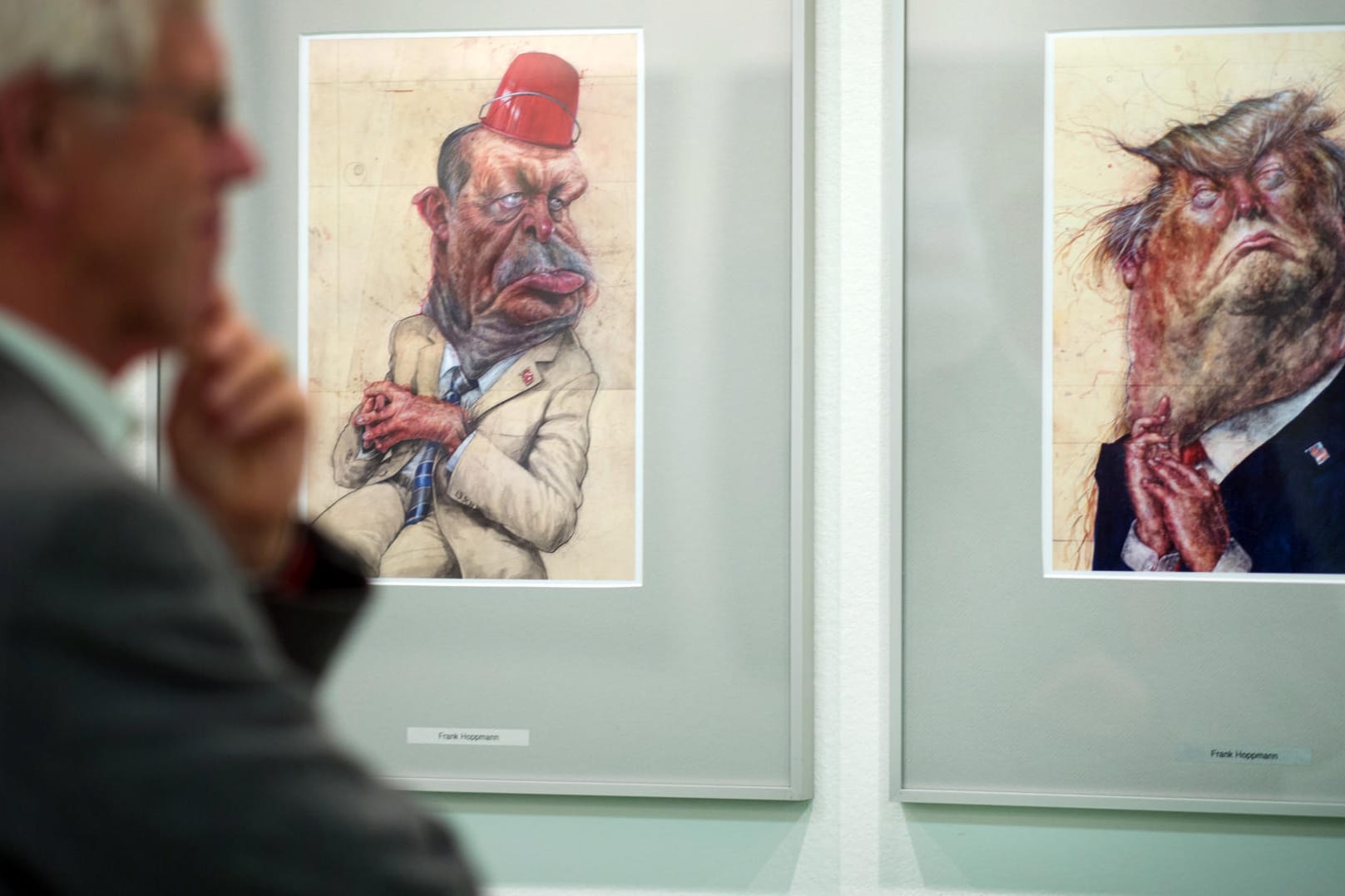 Ausgezeichnet mit dem "Geflügelten Bleistift in Gold": Frank Hoffmanns Karikatur des türkischen Präsidenten (links).
