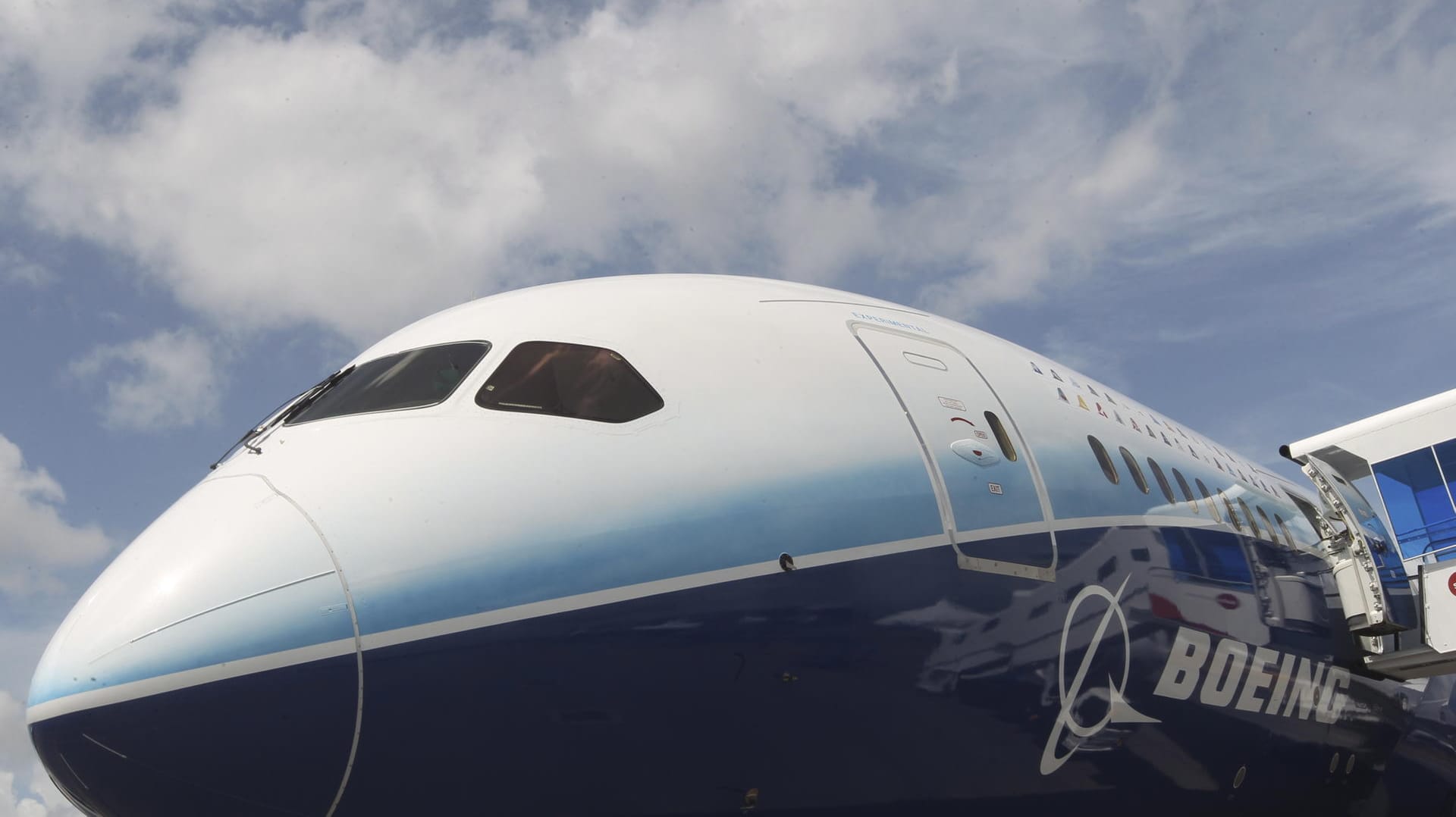 Emirates kauft 40 Boeing Dreamliner.