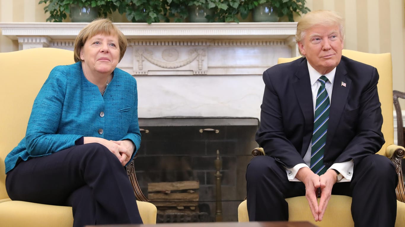 Merkel trifft Trump: Aus einem Handschlag für die Fotografen wurde bei dem Treffen im weißen Haus nichts.