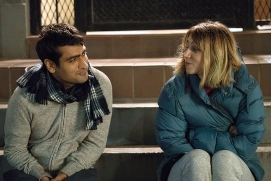 Charismatisches Hauptdarstellerpaar: Emily (Zoe Kazan) kommt mit Kumail (Kumail Nanjiani) ins Gespräch.