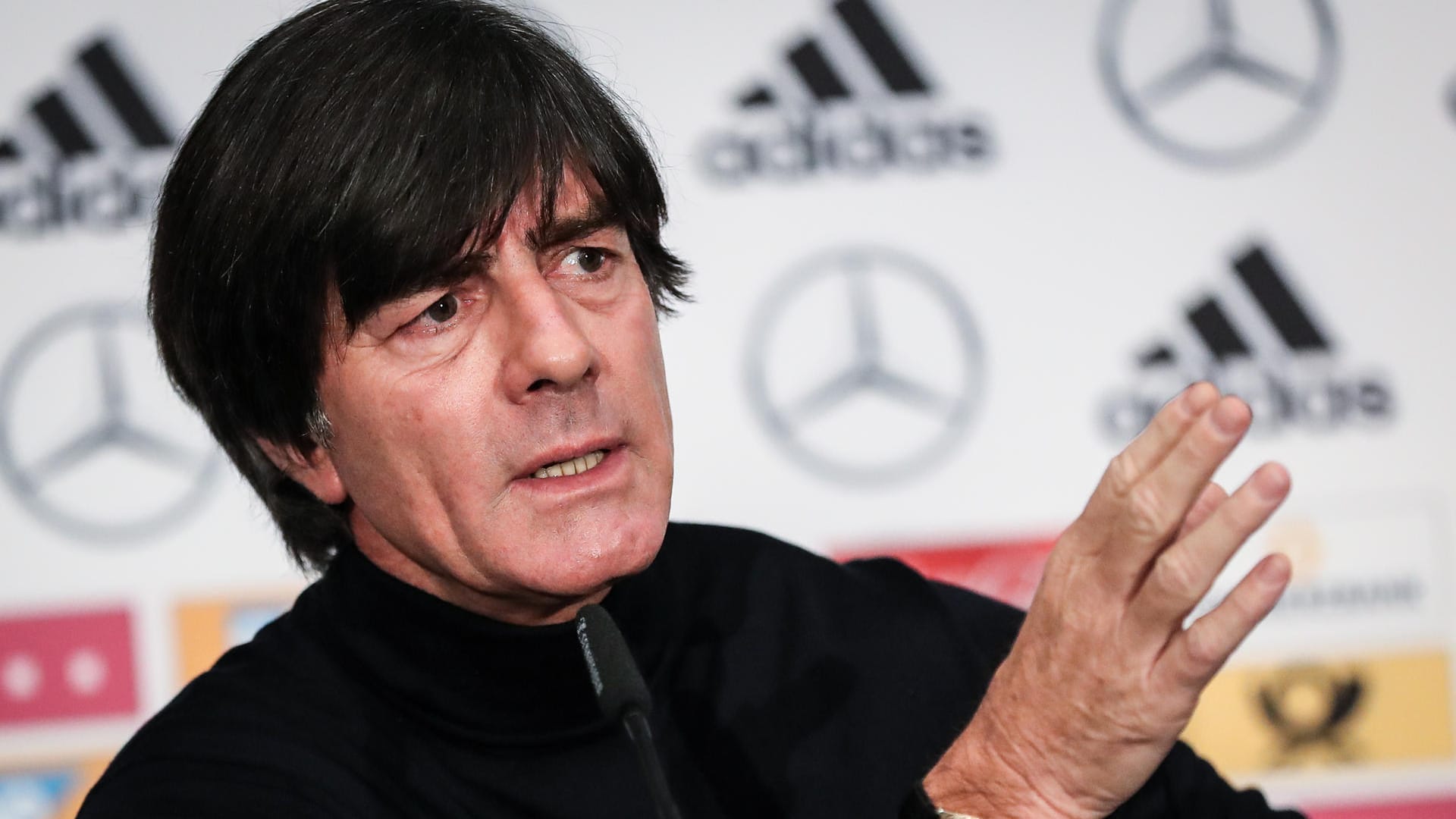 Bundestrainer Joachim Löw erwartet von seinem Team einen couragierten Auftritt gegen Frankreich.