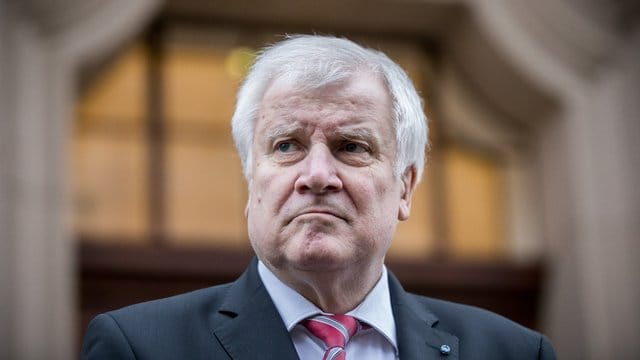 Horst Seehofer, CSU-Parteivorsitzende und bayerischer Ministerpräsident, vor einer Sondierungsrunde in Berlin.