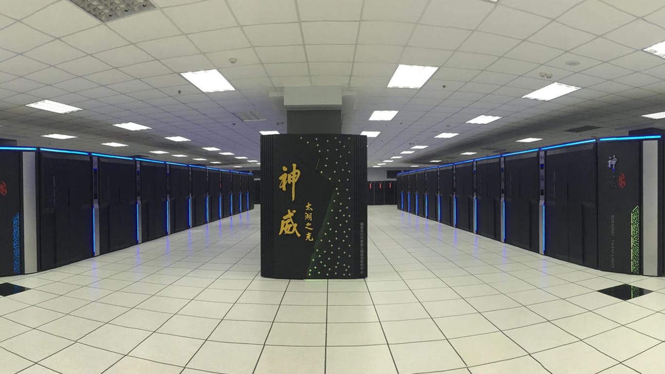 Blick in ein chinesisches Rechenzentrum, wo der Supercomputer Sunway TaihuLight steht