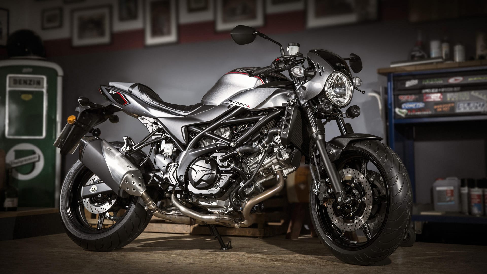 Suzuki zeigt mit der SV650X ein Motorrad im Retro-Look Suzuki zeigt mit der SV650X ein Motorrad im Retro-Look
