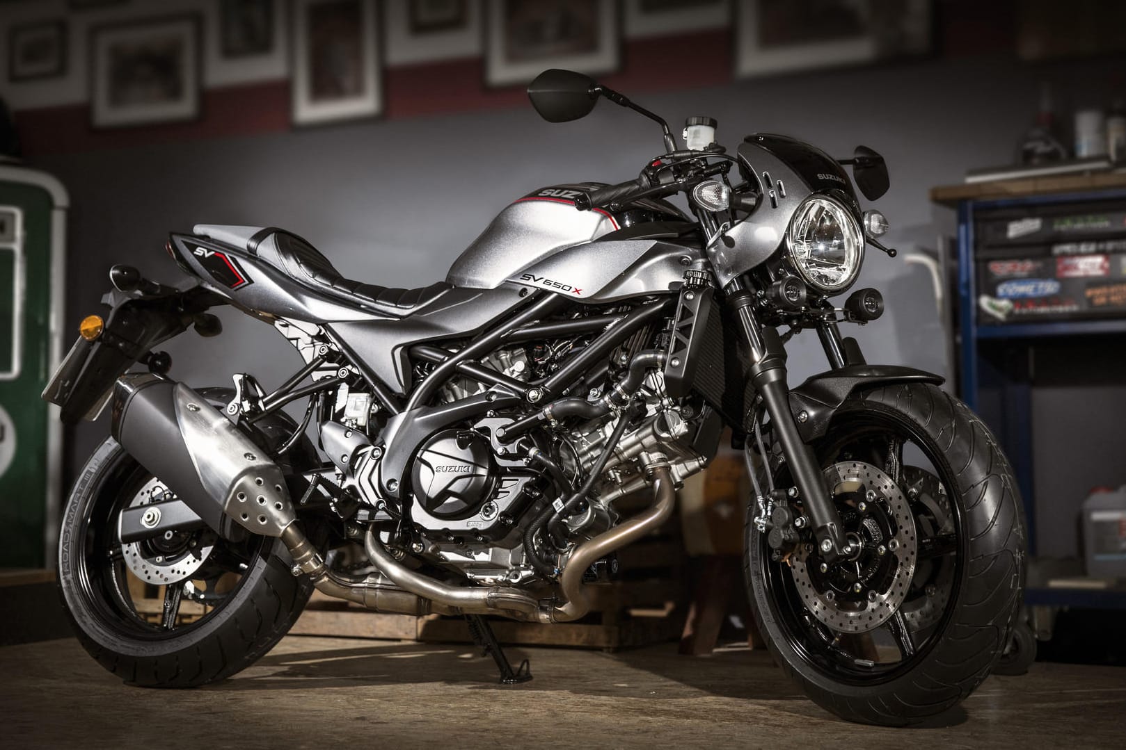 Suzuki zeigt mit der SV650X ein Motorrad im Retro-Look