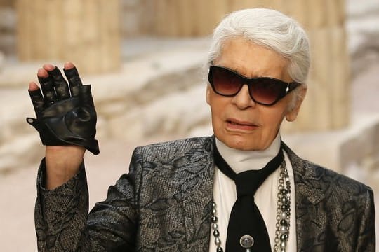 Karl Lagerfeld in Paris bei der Präsentation einer Chanel-Damen-Kollektion.