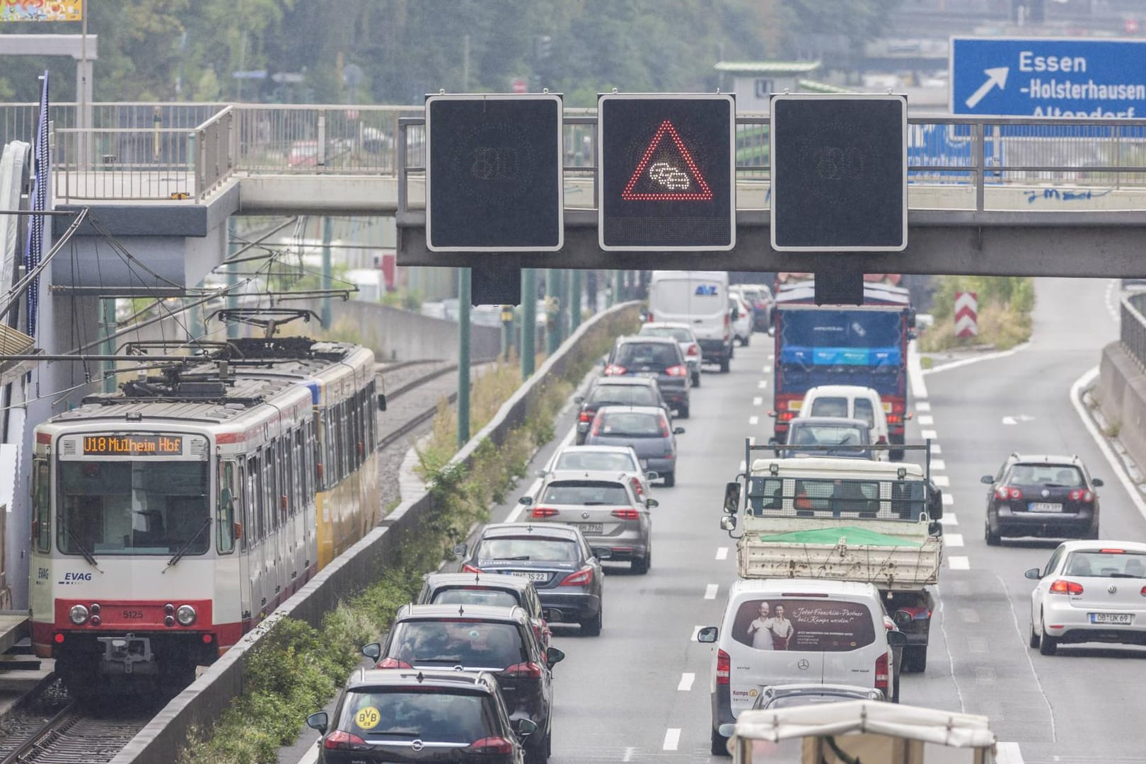 Autobahn im Ruhrgebiet: Umweltverbände beklagen falsche Aufstellorte für Feinstaubmessanlagen.
