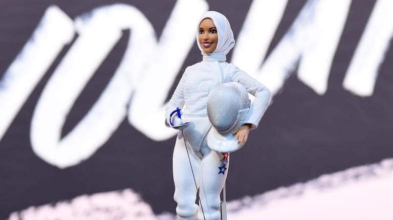 Die neue Barbie-Puppe ist der muslimischen Fechterin Ibtihaj Muhammad nachempfunden.