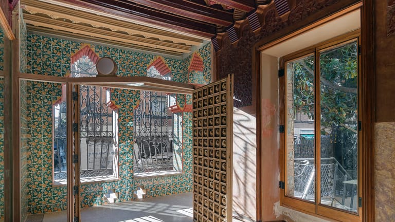 Wer Gaudi kennt, erkennt auch sofort seinen unverwechselbaren Stil.