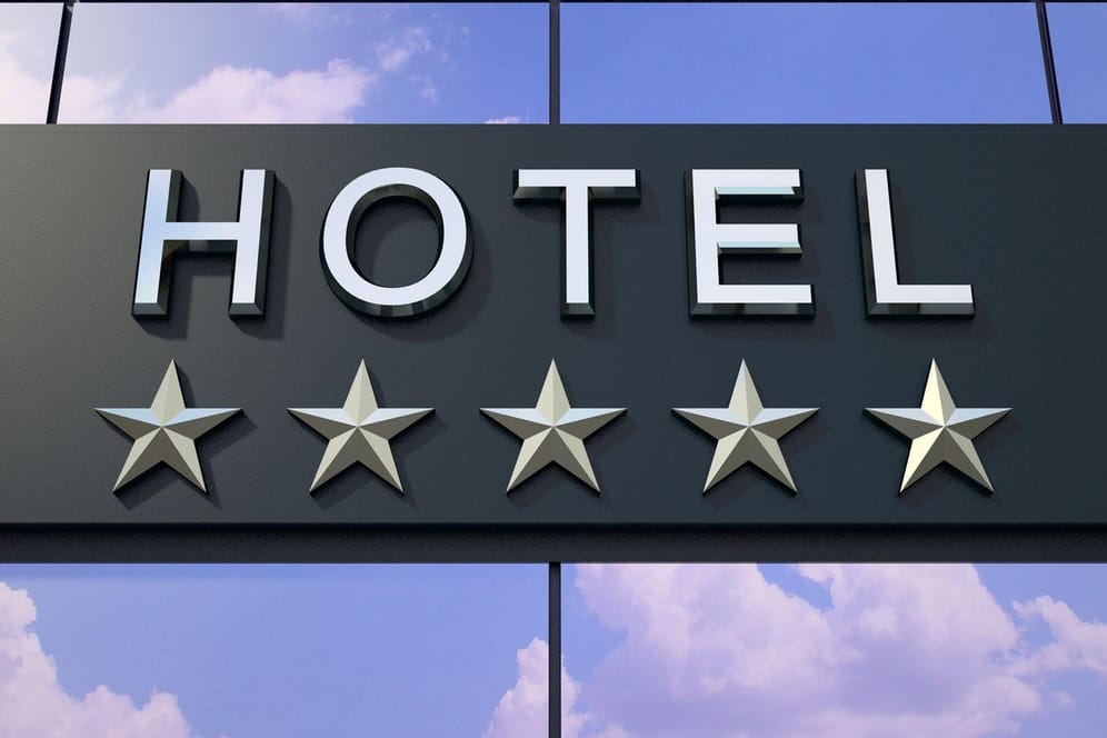 Schild eines Fünf-Sterne-Hotels