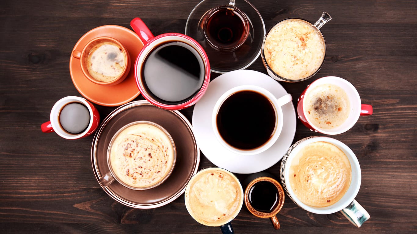 Tassen mit unterschiedlichen Kaffeezubereitungen: Worin besteht der Unterschied?