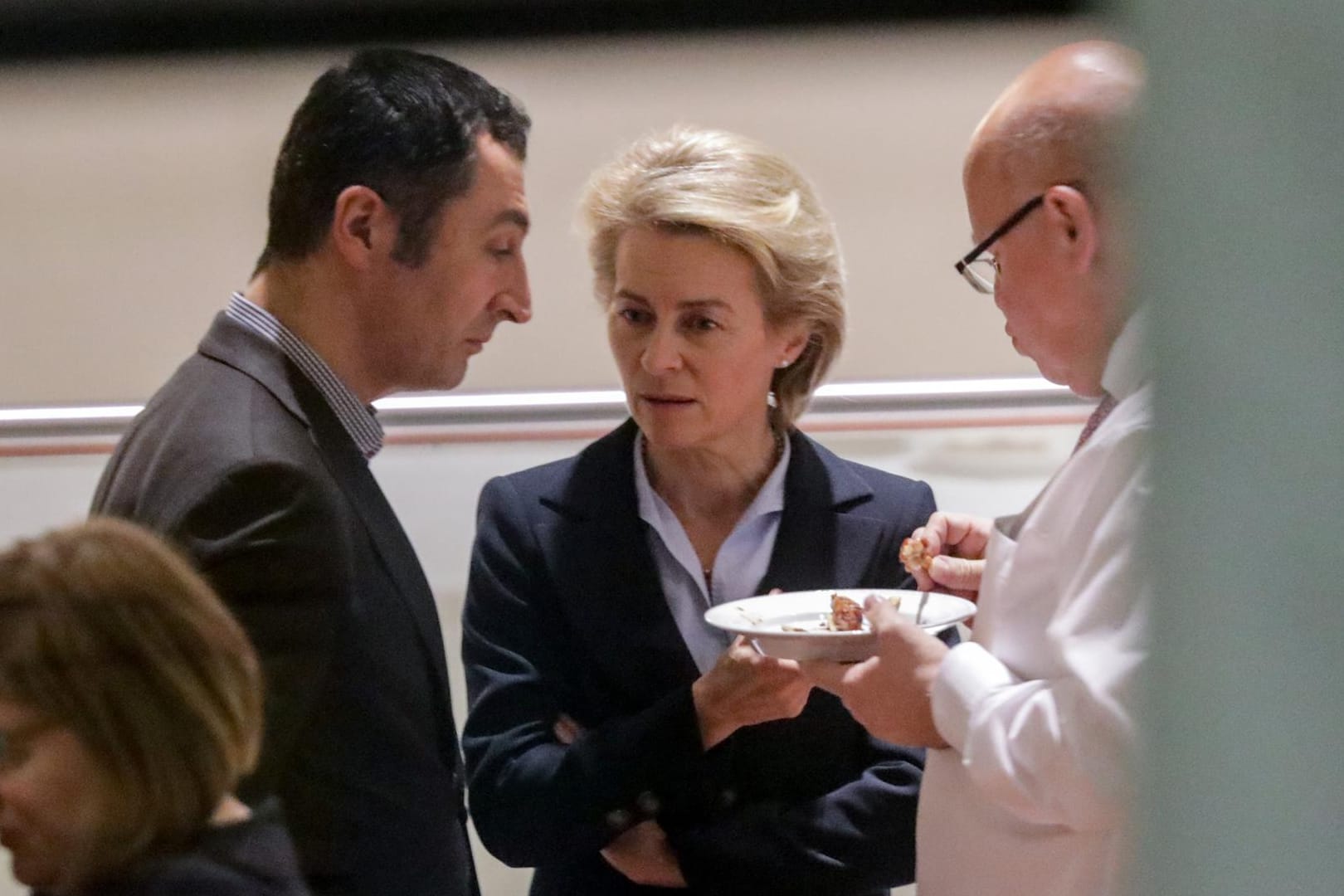 Cem Özdemir (Grüne), Ursula von der Leyen (CDU) und Peter Altmaier (CDU): Der Freitag soll Durchbrüche bei den Jamaika-Sondierungen bringen.