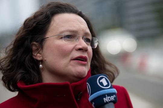 Andrea Nahles, Vorsitzende der SPD-Bundestagsfraktion, gibt ein Statement ab.