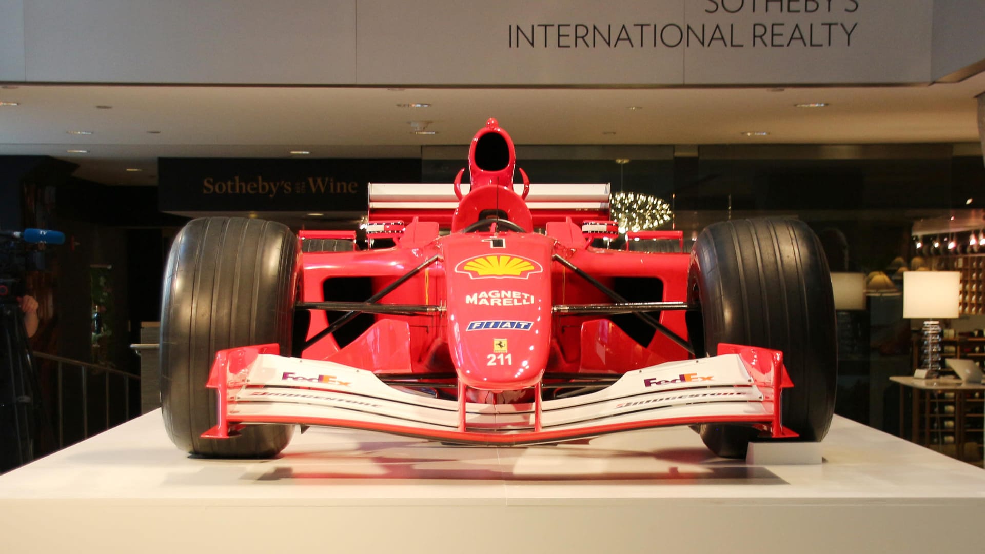 Formel 1-Auto von Ferrari: In dem Boliden gewann Michael Schumacher 2001 den Grand Prix von Monaco. Formel 1-Auto von Ferrari: In dem Boliden gewann Michael Schumacher 2001 den Grand Prix von Monaco.