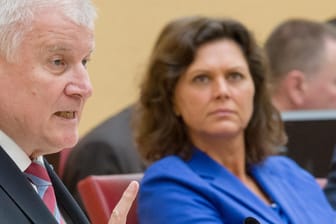 Der bayerische Ministerpräsident Horst Seehofer (CSU) und seine Wirtschaftsministerin Ilse Aigner: Aigner will offenbar Ministerpräsidentin werden.