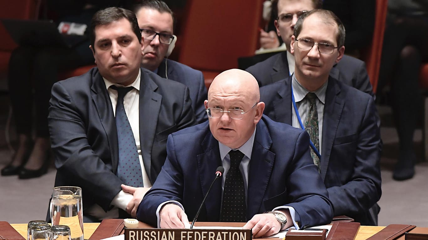 Der russische UN-Botschafter Wassili Nebensja spricht im UN-Sicherheitsrat.