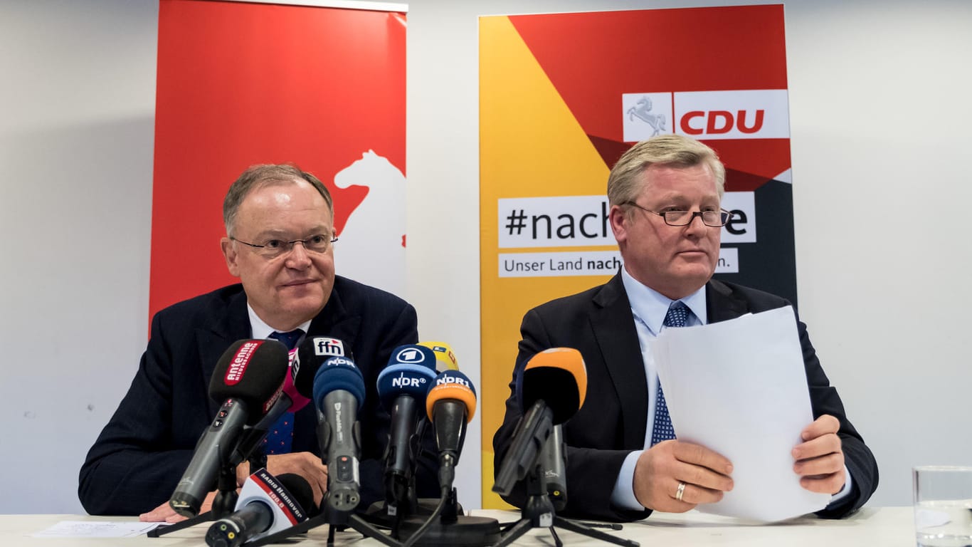 Ministerpräsident Stephan Weil (l, SPD) und der CDU-Landesvorsitzende, Bernd Althusmann: Beide planen eine Große Koalition in Niedersachsen.