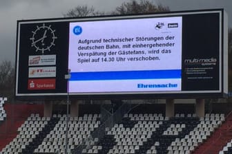 Die verhängnisvolle Mitteilung auf der Anzeigetafel im Karlsruher Stadion.