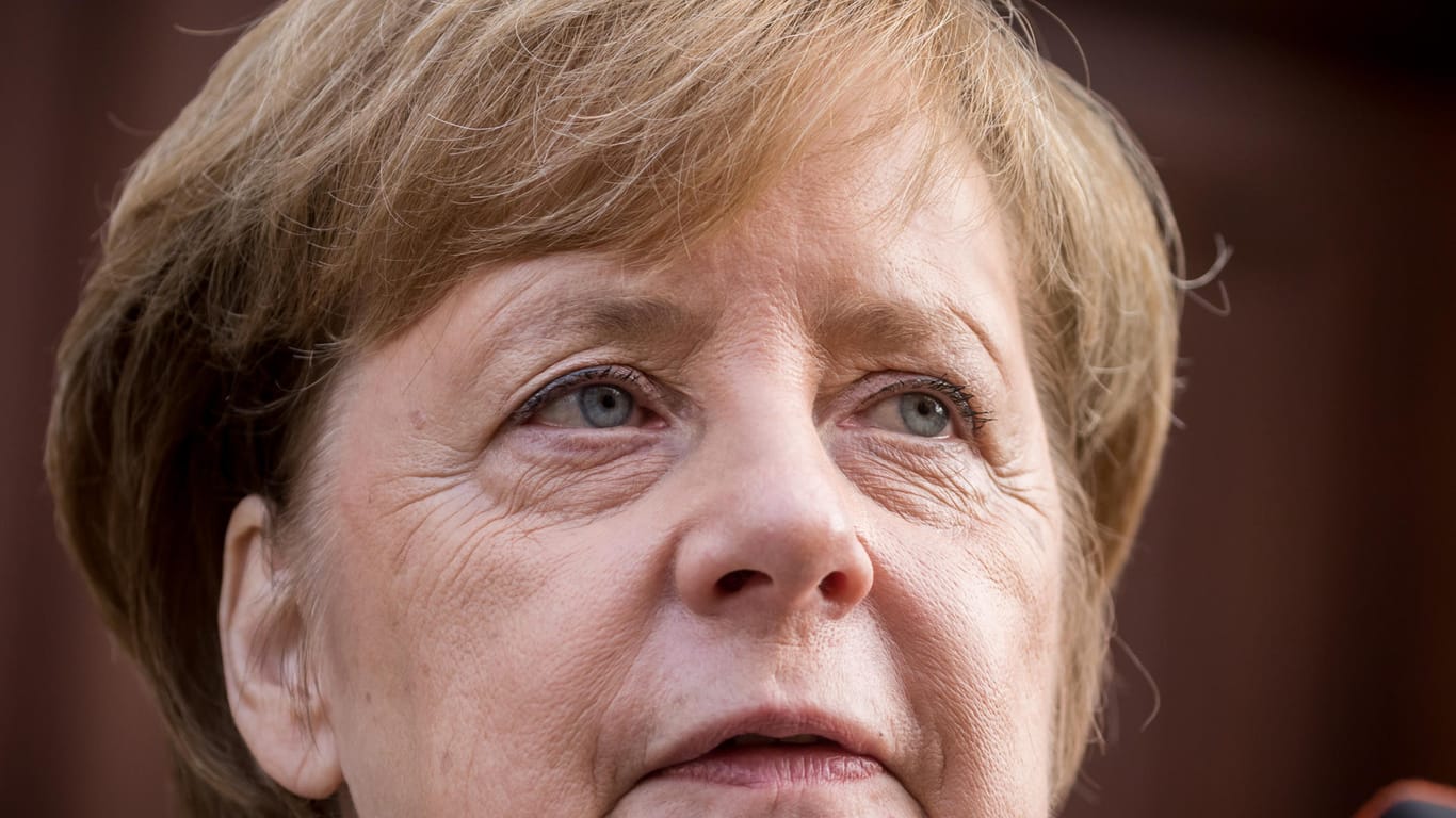 Kanzlerin Merkel: Hat sie noch die Autorität eine starke Regierung zu bilden?