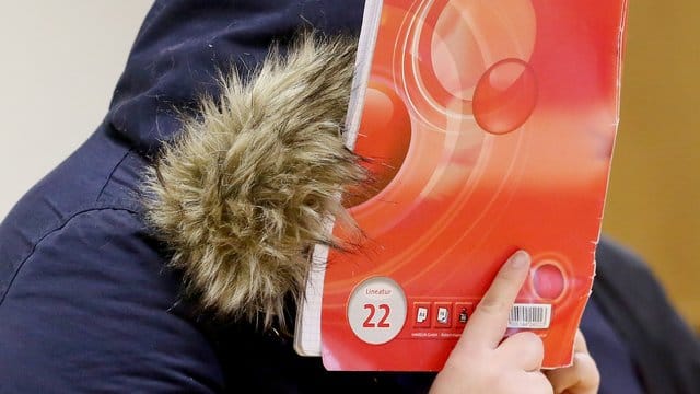 Das Landgericht Mönchengladbach rollt den Prozess gegen die Mutter eines ermordeten Säuglings neu auf. Das Landgericht Mönchengladbach rollt den Prozess gegen die Mutter eines ermordeten Säuglings neu auf.