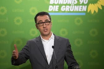 Nach dem Cem Özdemir: Bei eventuellen Neuwahlen will der Grünen-Vorsitzendemit dem gleichen Wahlprogramm wie im September antreten.der Sondierungsgespräche - Grüne