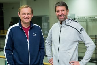 Die Vorstandvorsitzenden von adidas, Kasper Rorsted (r), und Puma, Björn Gulden