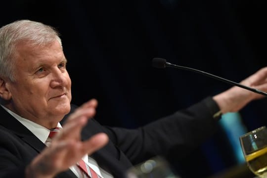 Ministerpräsident Seehofer stellte eine "befriedende" Lösung in Aussicht.