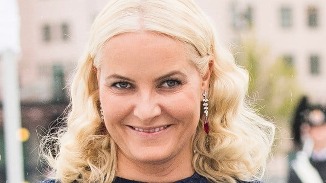 Kronprinzessin Mette-Marit von Norwegen muss sich schonen.