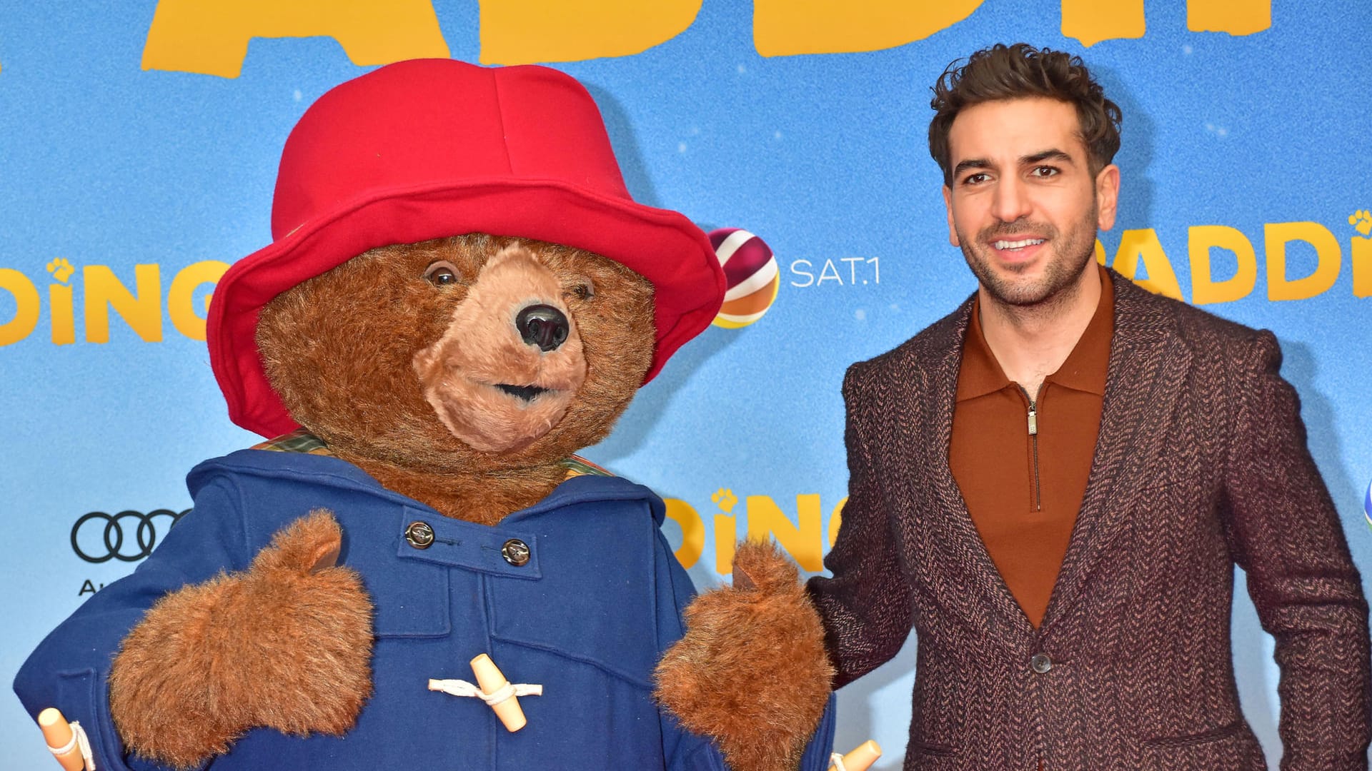 Elyas M'Barek leiht Paddington in der deutschen Version seine Stimme.