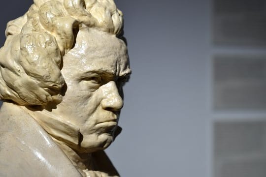 Eine Büste des Meisters.
