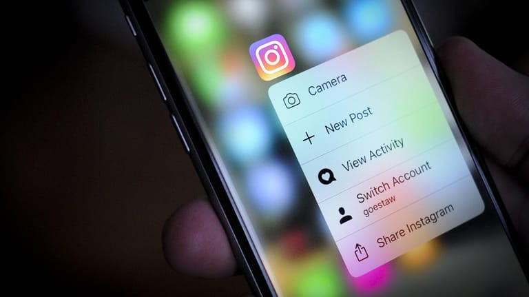 Instagram-App: Immer mehr Smartphone-Bilder, immer weniger Ausdrucke.