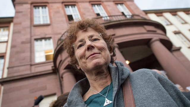 Die Ärztin Kristina Hänel vor dem Amtsgericht in Gießen. Die Ärztin Kristina Hänel vor dem Amtsgericht in Gießen.