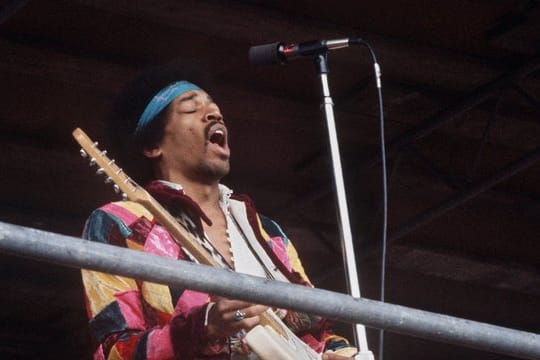 Jimi Hendrix beim Festival "Love and Peace" auf der Ostseeinsel Fehmarn.