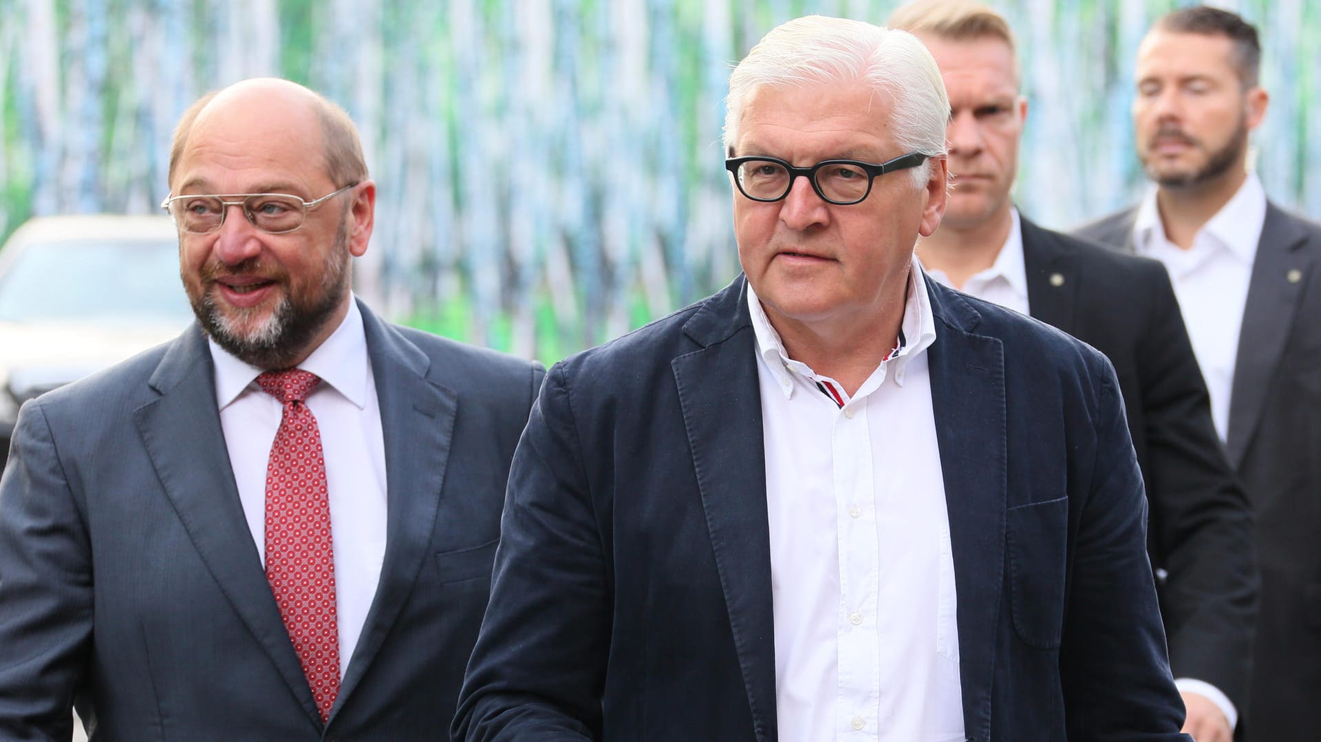 Bundespräsident Frank-Walter Steinmeier hat die Spitzen von CDU, CSU und SPD zum Gespräch geladen.