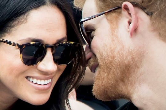 Der britische Prinz Harry und die Schauspielerin Meghan Markle: ganz nah.