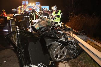 Unfall auf der A8 bei Leipheim: Ein Mann starb, der Geisterfahrer wurde schwer verletzt.