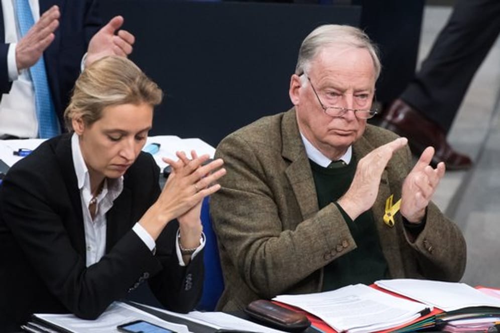 Alice Weidel und Alexander Gauland, Vorsitzende der AfD-Bundestagsfraktion, nehmen am 22.