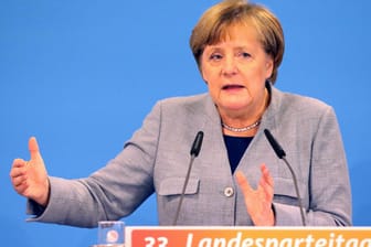 30 Minuten sprach die Kanzlerin beim CDU-Landesparteitag in Kühlungsbornam Samstag. Mit Kritik an der SPD hielt sich Merkel zurück.