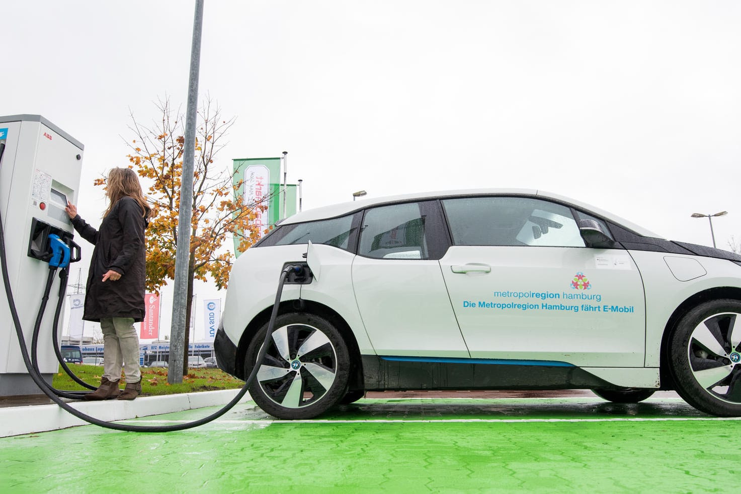 Um weitere Elektroautos bauen zu können, ist man auf die Rohstoffe Kobalt und Graphit angewiesen.
