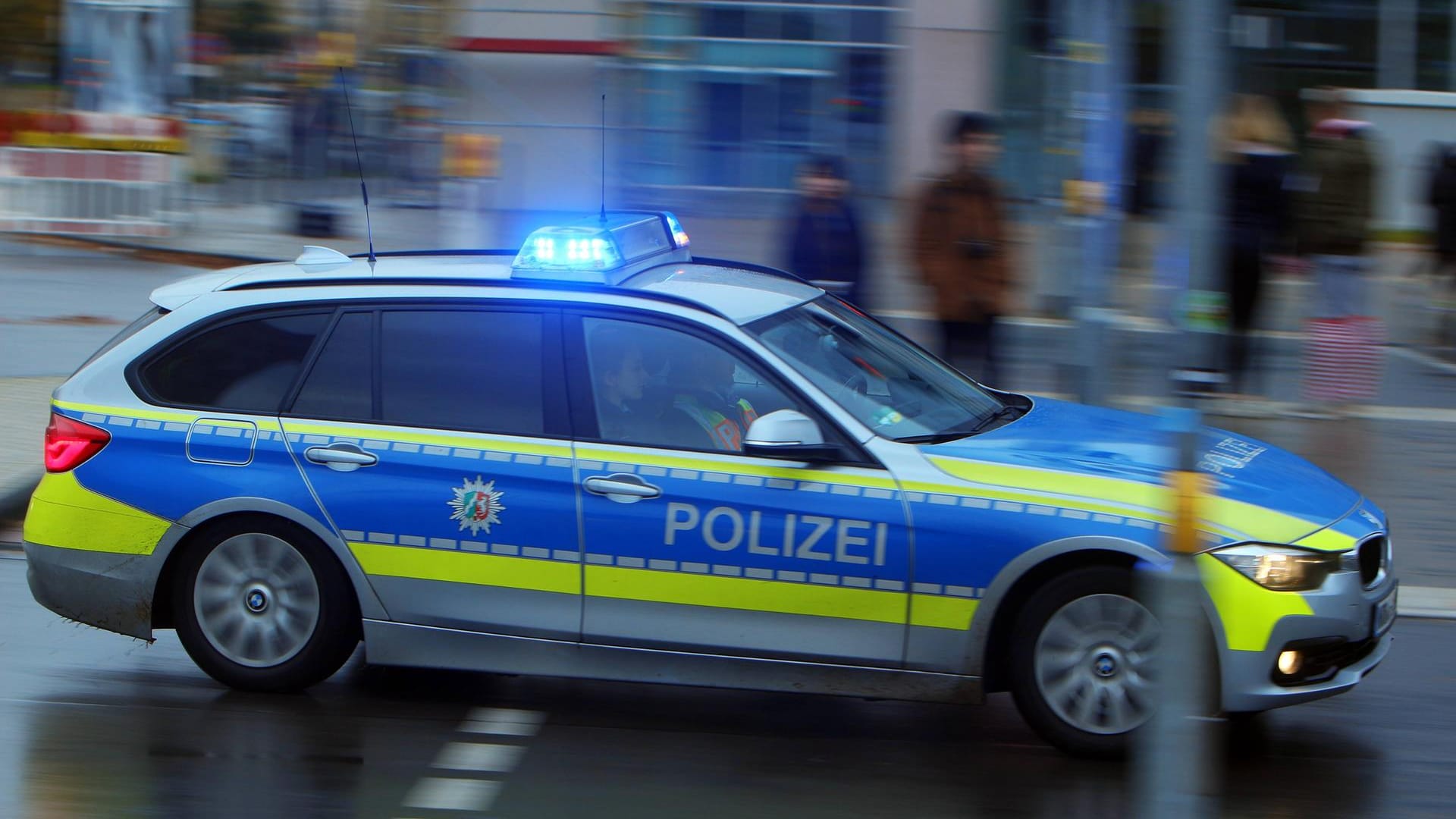 Bei der Flucht ließ der Dieb das Kinderspielzeug zurück.