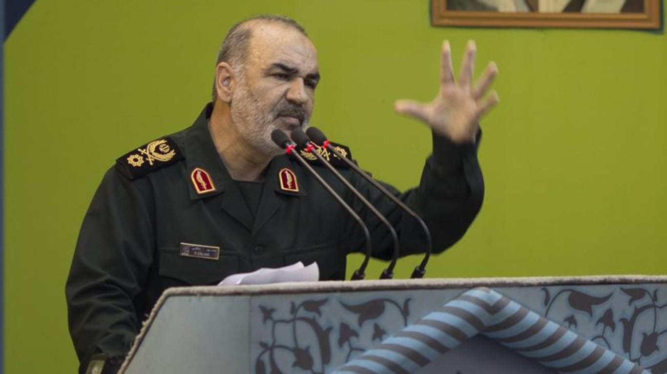 Hussein Salami, IRGC-Vizekommandeur der iranischen Revolutionsgarden, droht der EU. Sie solle sich dem Raketenprogramm fernhalten.
