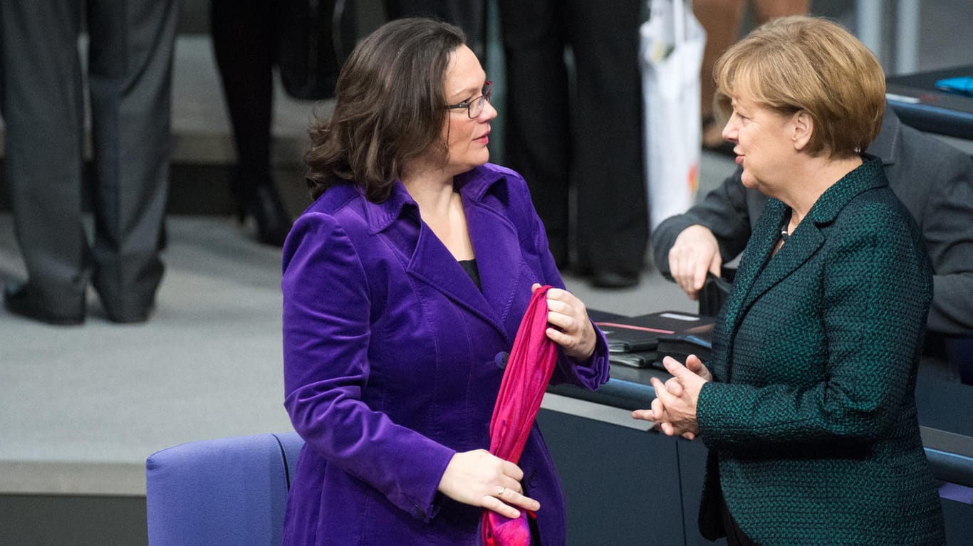 Kanzlerin Merkel und die damalige Arbeitsministerin Nahles im Bundestag: CDU und SPD könnten in einer Neuauflage einer Großen Koalition wieder zusammen regieren.