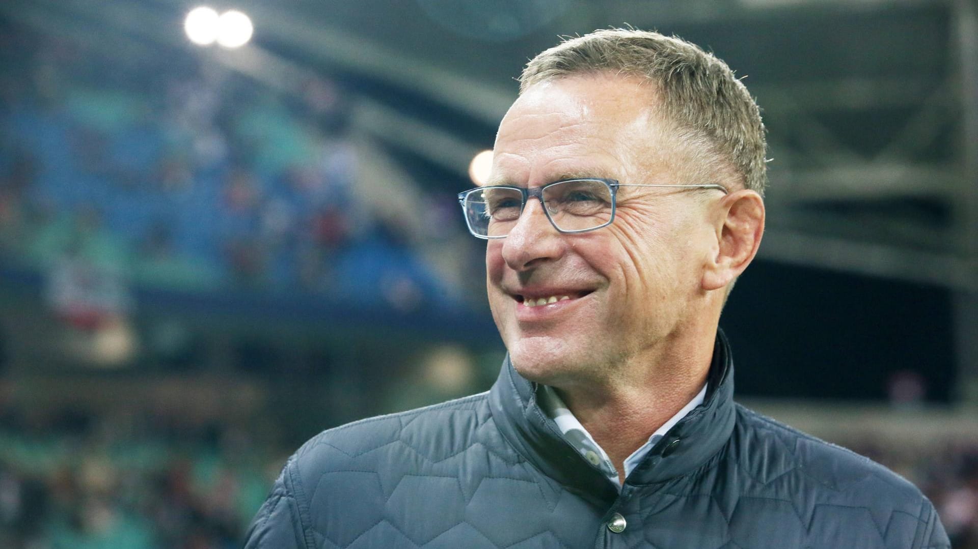 Rangnick arbeitet seit Ende Juni 2012 für das Red-Bull-Projekt: Jetzt hat er seinen Vertrag als Leipzig-Sportdirektor bis 2021 verlängert. Rangnick arbeitet seit Ende Juni 2012 für das Red-Bull-Projekt: Jetzt hat er seinen Vertrag als Leipzig-Sportdirektor bis 2021 verlängert.