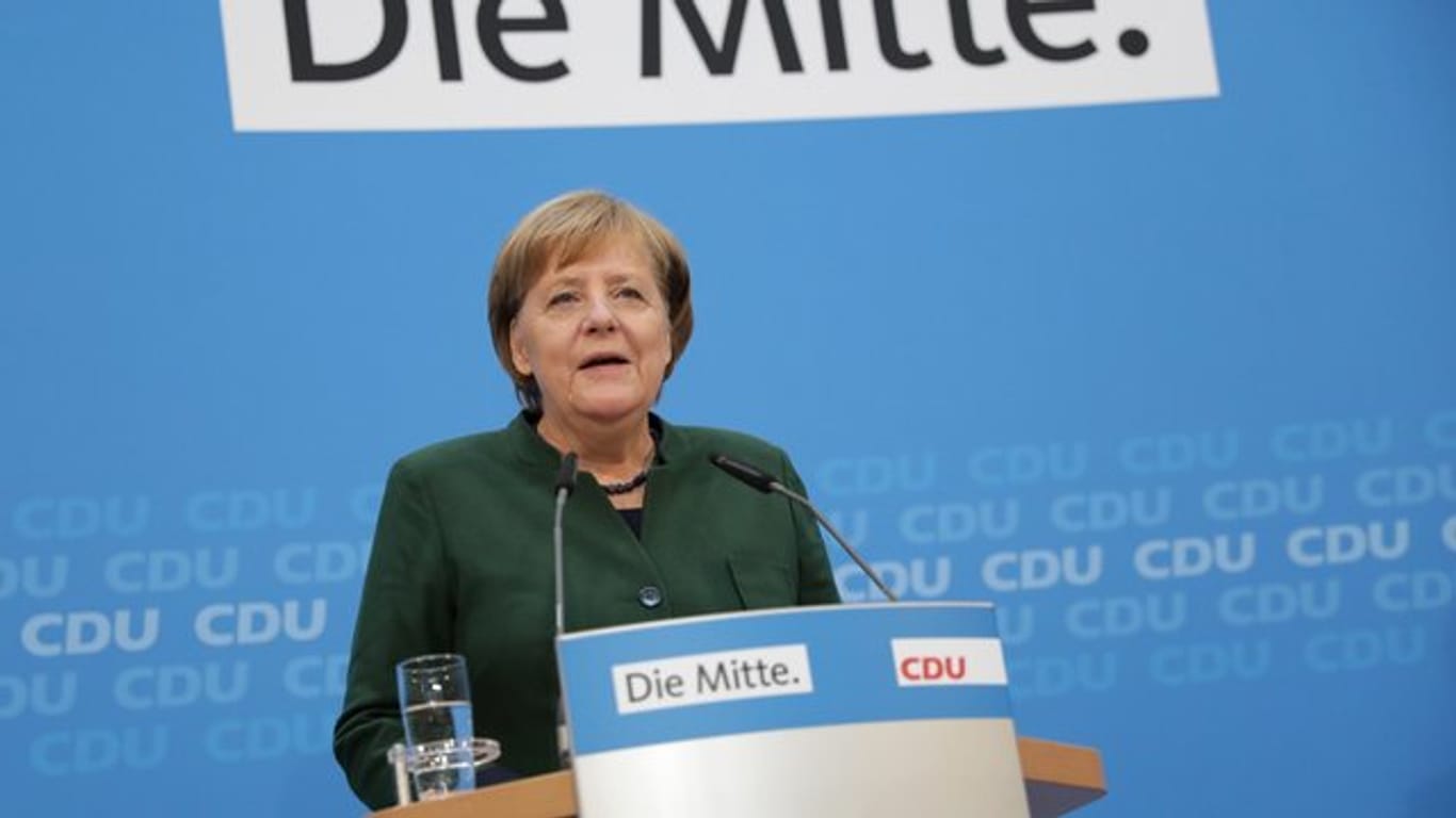 Kanzlerin Merkel gibt in Berlin eine Pressekonferenz.