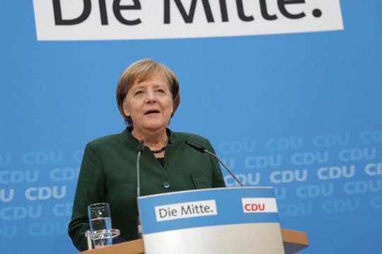 Kanzlerin Merkel gibt in Berlin eine Pressekonferenz.