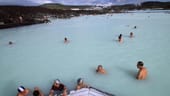 Das Thermalbad "Blau Lagune" hat 1994 in Grindavik (Island) eröffnet und zählte jährlich 50.000 Besucher. Mittlerweile sind es 1,3 Millionen.