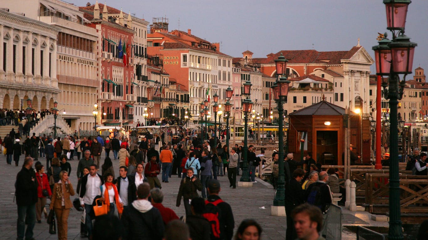 Venedig versinkt im Massentourismus.