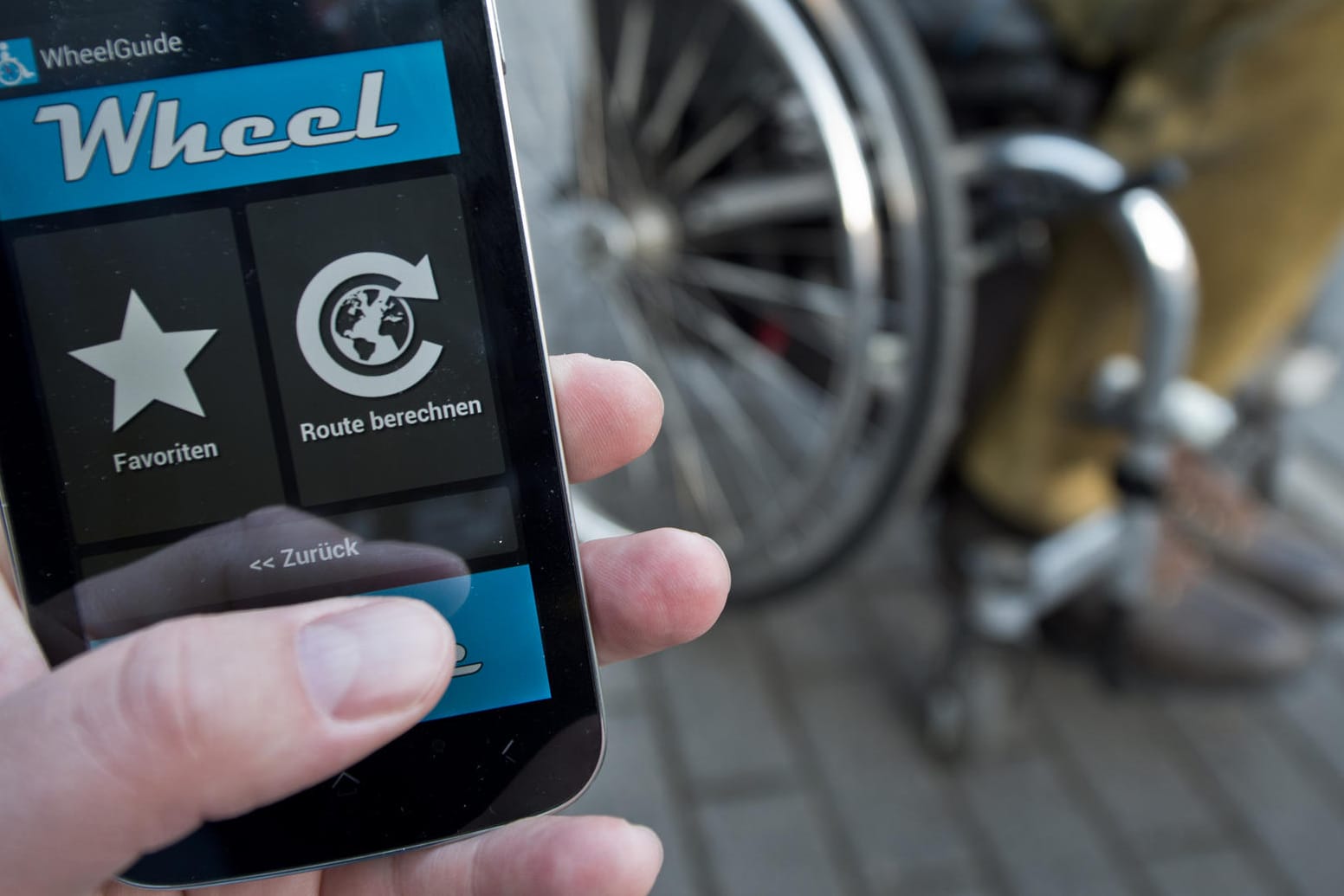 Die Navigations-App für Rollstuhlfahrer "Wheel" ermöglicht es, bestimmte rollstuhlgerechte Routen zu finden.